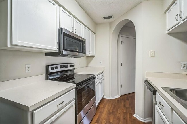 Building Photo - 523 Kensington Lake Cir