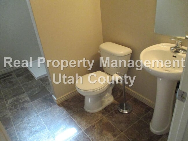 Building Photo - Spanish Fork Home