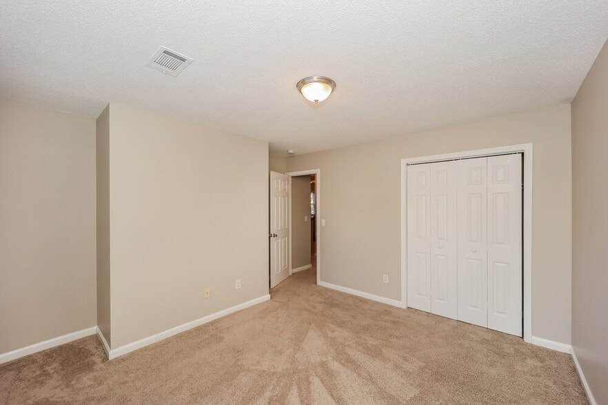 Building Photo - 12 Preserve Dr