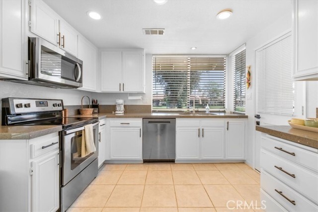 Building Photo - 332 Villena Way