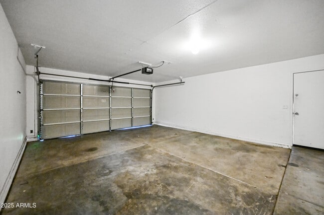 Building Photo - 8666 W Mauro Ln