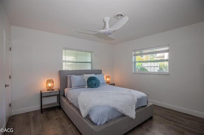 Building Photo - 19 NE 16th St