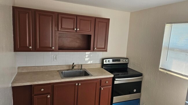 Building Photo - 1025 13th St