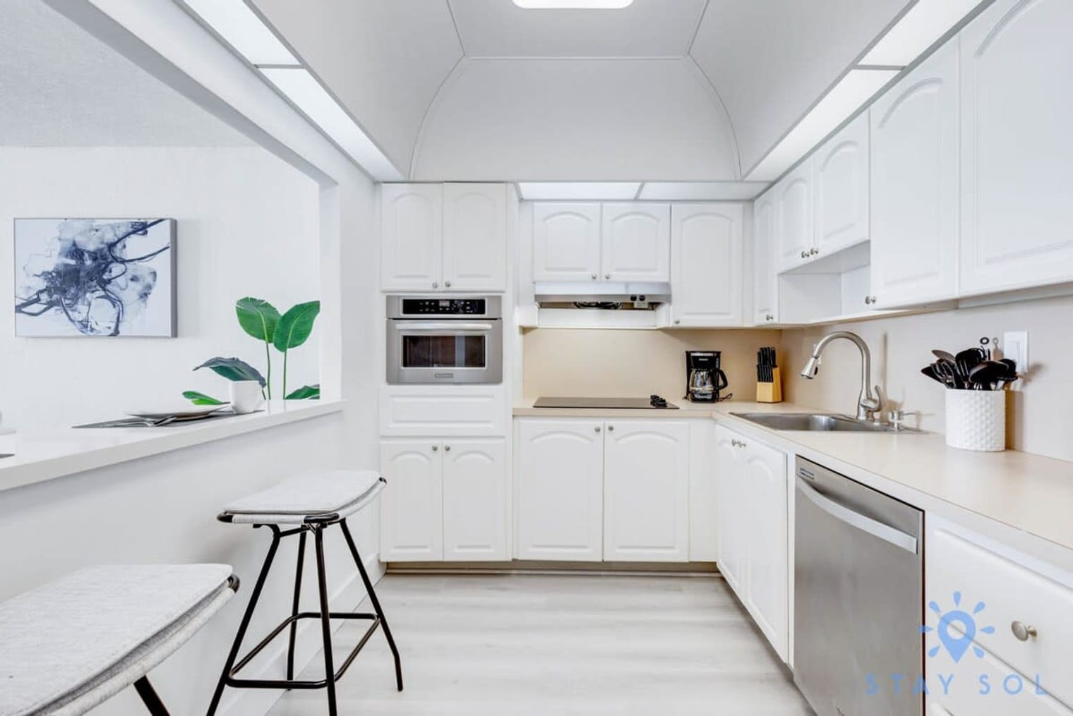 Building Photo - 19370 Collins Ave