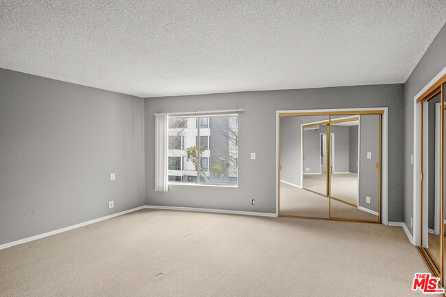 Building Photo - 1122 Peck Dr