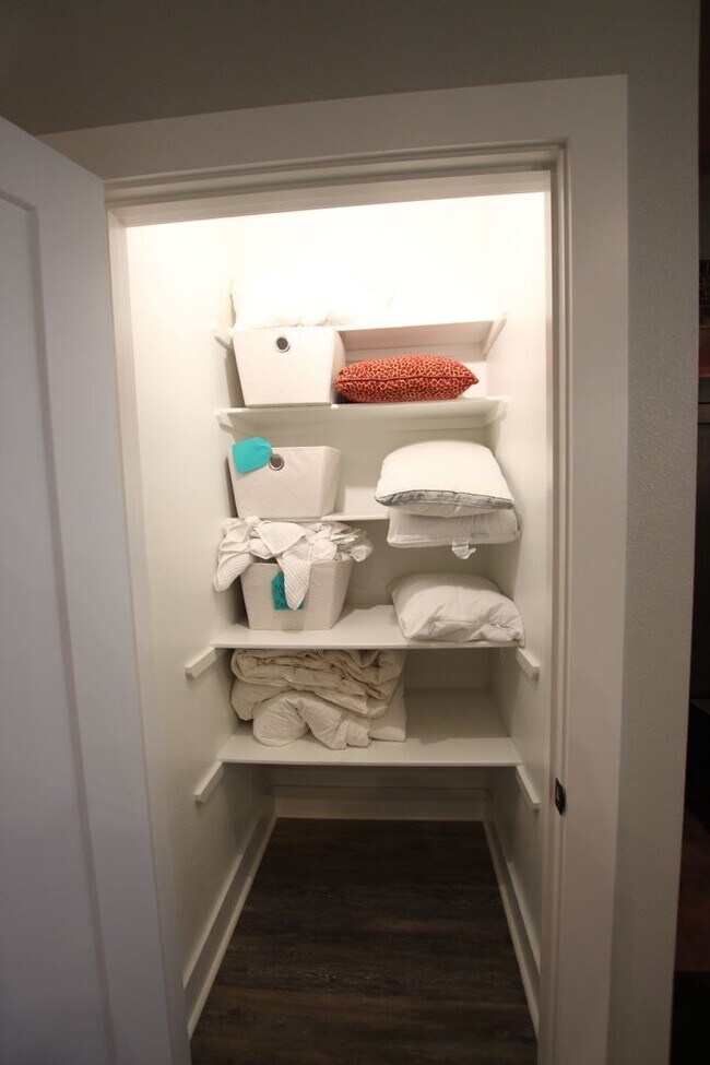 Building Photo - The Cannery Lofts - R5 (Furnished)