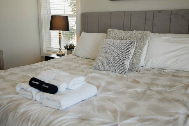 Building Photo - 5032 Bear Trap Dr