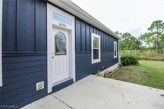 Building Photo - 4660 43rd Ave NE