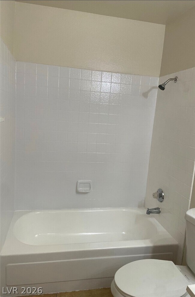 Building Photo - 4570 Carriage Park Dr