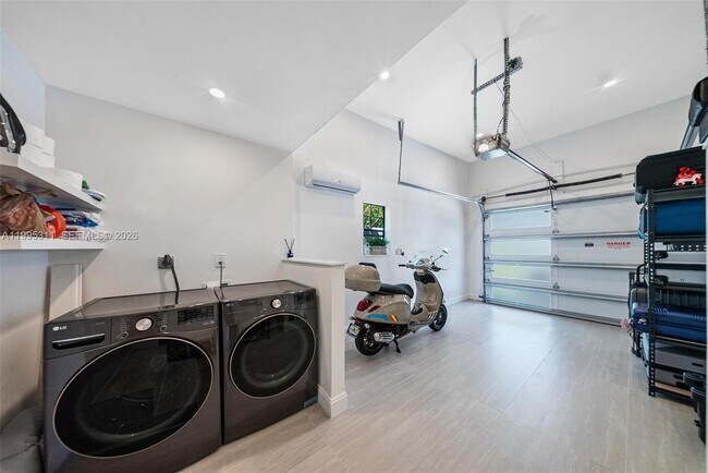 Building Photo - 696 NE 67th St