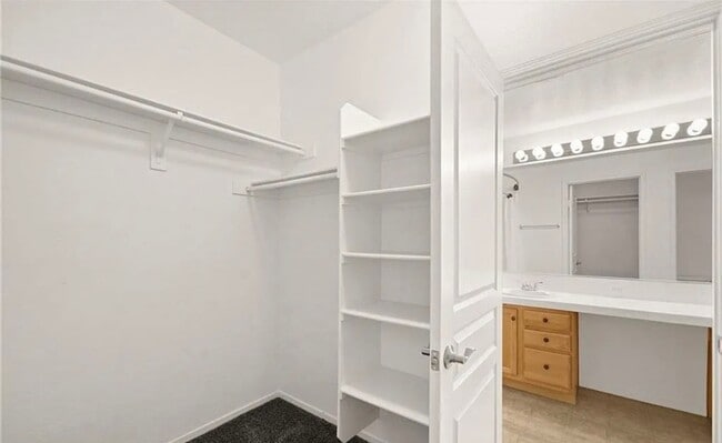 Building Photo - Two Bedroom Condo