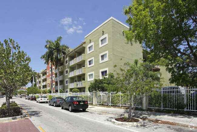 Corner View - South Wind Apartments