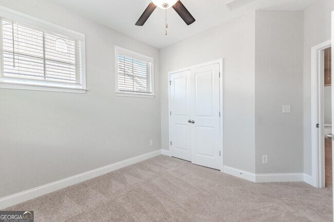 Building Photo - 5051 Pinckney Ln