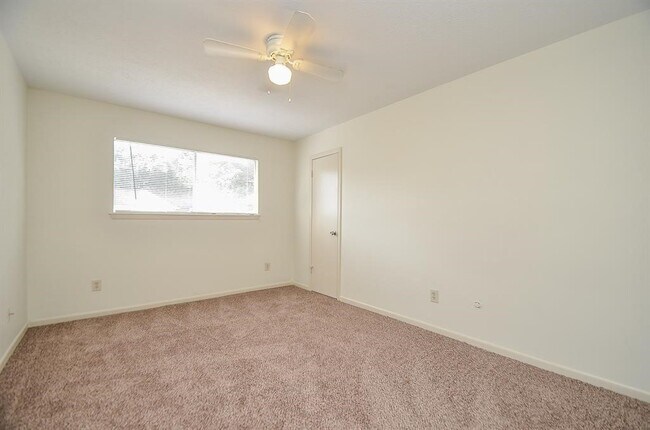 Building Photo - 4811 Wind Chimes Dr