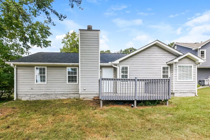 Building Photo - 2081 Wedgewood Dr