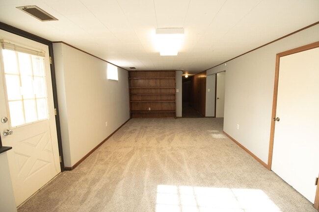 Building Photo - Cozy Spacious Home 4bd/3ba w garage