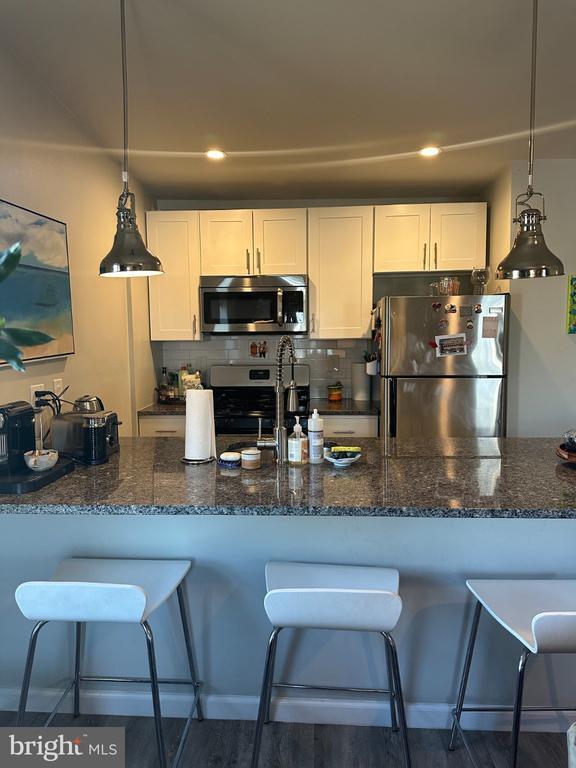 Building Photo - 1800 Catharine St