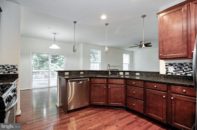 Building Photo - 3401 Eagle Ridge Dr