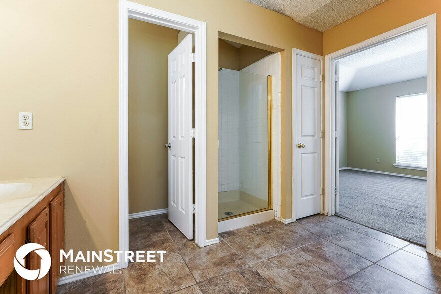 Building Photo - 909 Eagle Dr