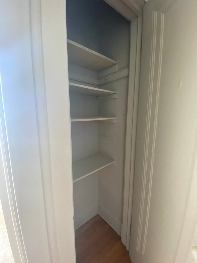 Building Photo - 5018 W 18th St