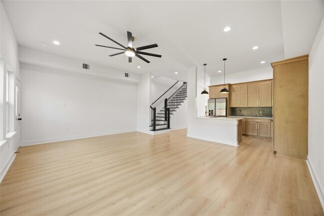 Building Photo - 8210 Lawler St