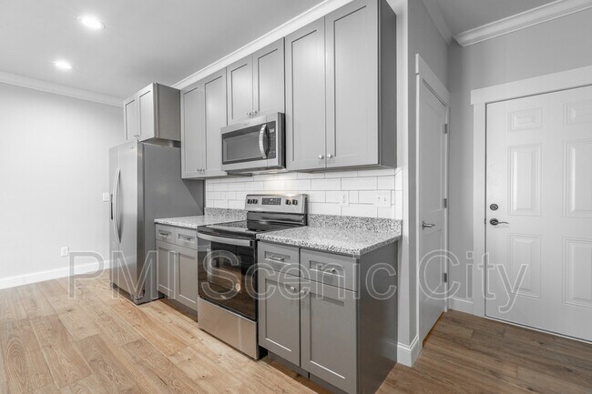 Building Photo - 1904 Cypress Ln