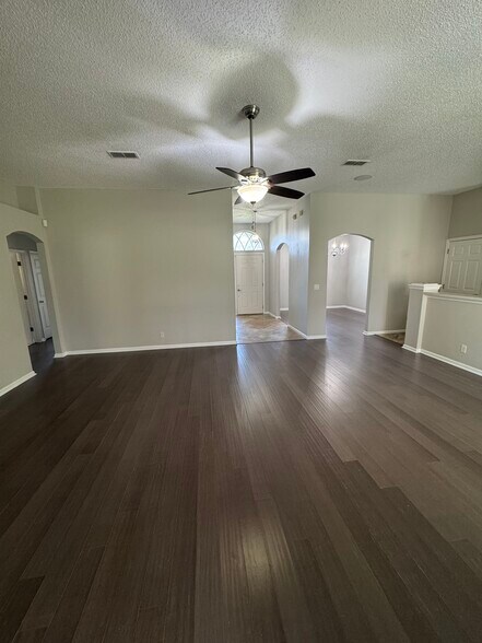 Building Photo - 12033 Walkers Glen Ln N