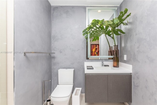 Building Photo - 851 NE 1st Ave