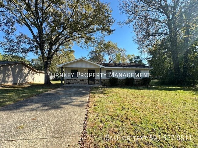 Building Photo - 361 N Oak Ct