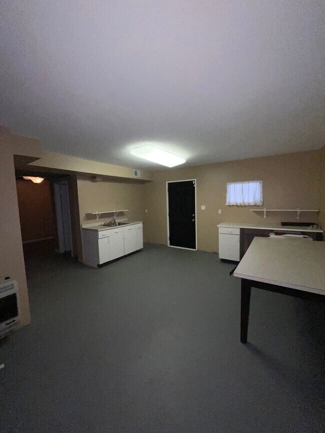 Building Photo - Awesome 3 or 4 Bedroom Single-Family Home in Troy Hill- 3 Level Deck and Central Air!