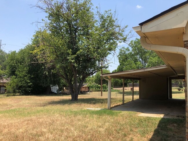 Building Photo - Hewitt Texas 3 Bedroom
