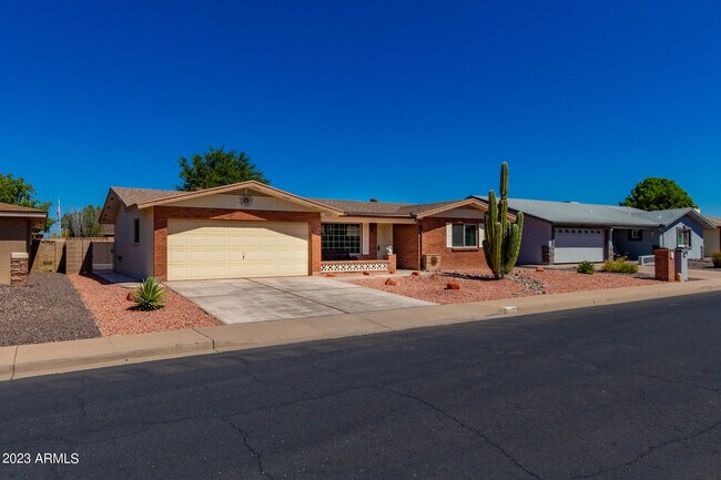 Building Photo - 4630 E Elena Ave
