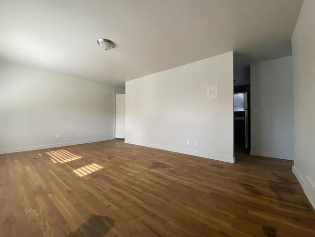 Building Photo - 189 Tennyson Ave