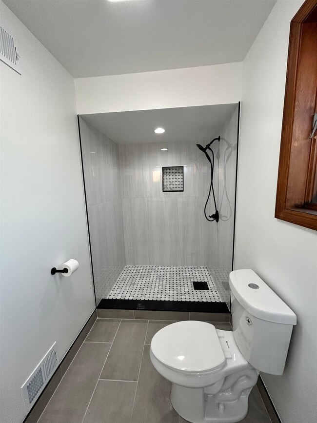 Building Photo - 1150 70th St