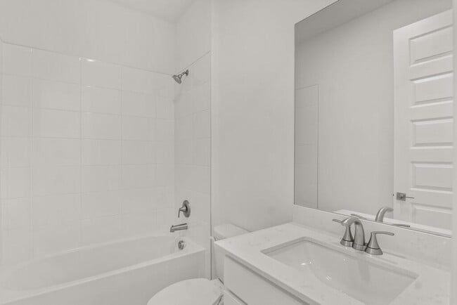 Building Photo - 5684 Hampton Park Cir