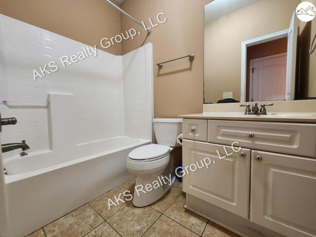 Building Photo - 5020 Melrose Way