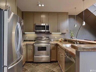 Building Photo - 88 Hoff St