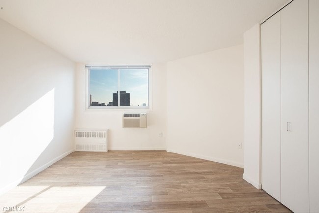 Building Photo - 470 2nd Ave