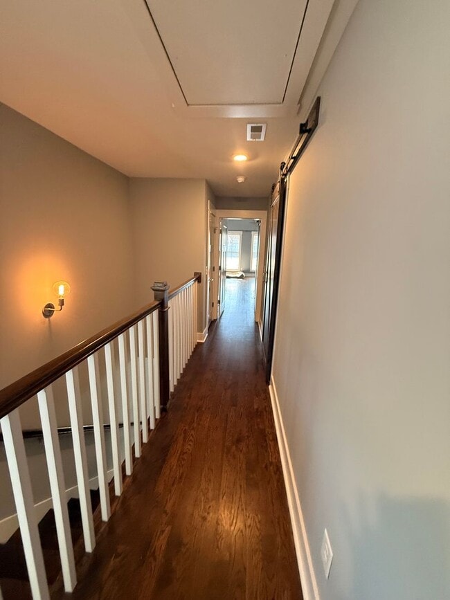 Building Photo - Beautiful rental in great location!