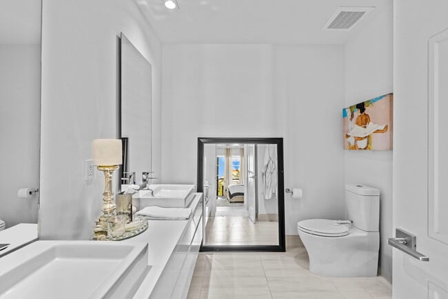 Building Photo - 155 E Boca Raton Rd