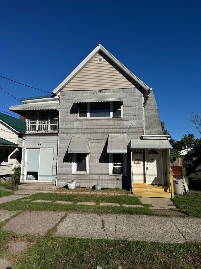 Primary Photo - 3 bedroom 1 bath unit