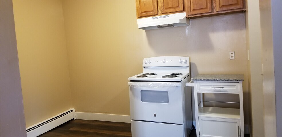 Kitchen - New oven, hood and island cabinate - 338 Pawtucket St
