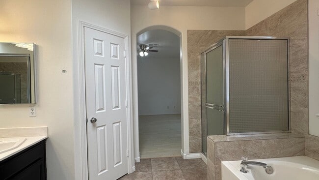 Building Photo - SUMMERLIN HOME WITH 5 BEDROOMS (INCLUDE SOME UTILITIES)