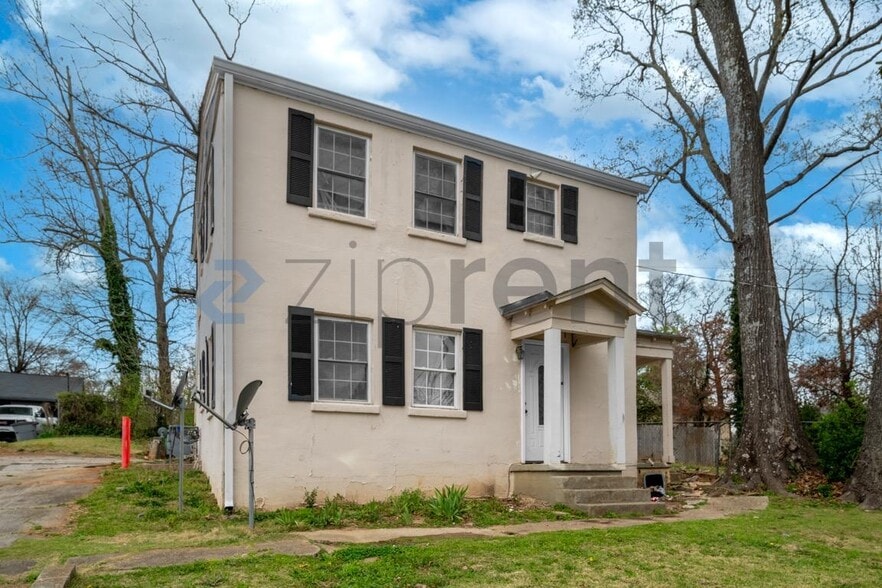 Building Photo - 633 Spring St