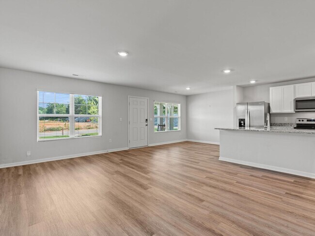 Building Photo - ASK ABOUT RENT SPECIAL! Fantastic Location – Spacious 3 Bedroom Townhome with Rear-Entry Garage!