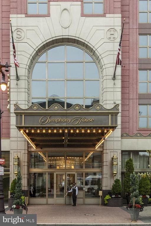 Building Photo - 440 S Broad St