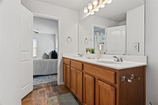 Building Photo - 208 Callahan Ln