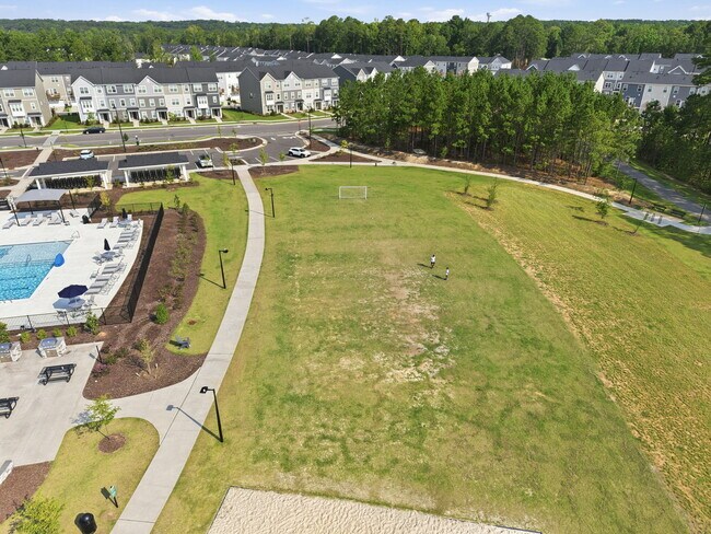 Building Photo - 219 Deercroft Dr