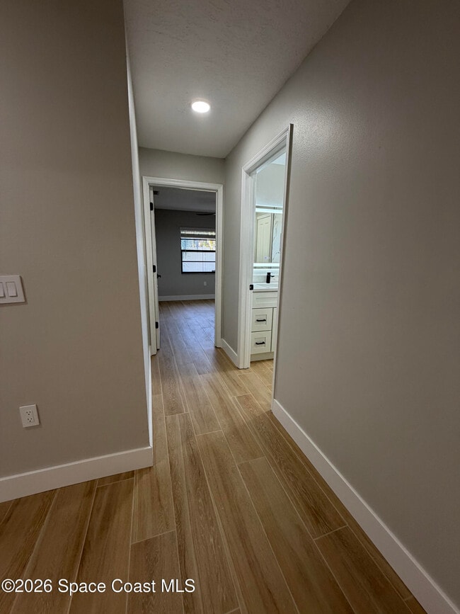 Building Photo - 845 Juniper Cir