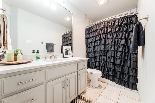 Building Photo - 231 E Vine St